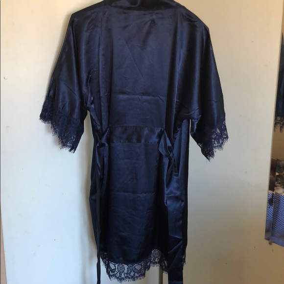 Silk Robe - Picture 2 of 6